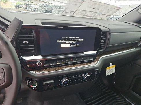 New 2026 GMC Sierra 1500 SLE w/ Preferred Package AWD/4WD image 11