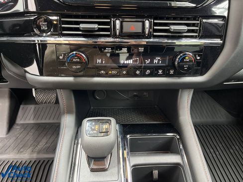 Used 2025 Nissan Pathfinder Rock Creek image 27