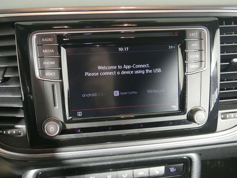 Used 2019 Volkswagen Beetle 2.0T SE image 15