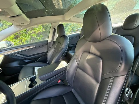 Used 2022 Tesla Model 3 Standard Range RWD image 36