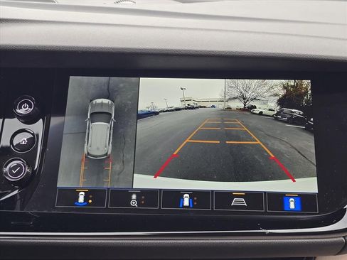 Used 2022 Buick Envision Avenir w/ Technology Package II image 23