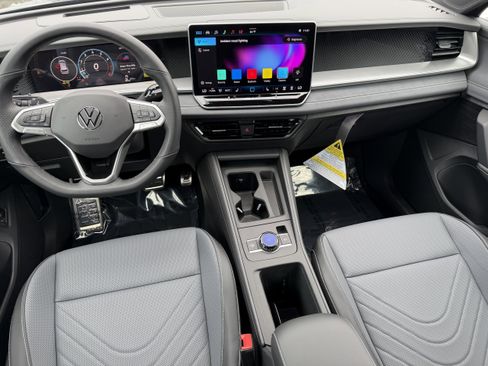 New 2026 Volkswagen Tiguan SE R-Line FWD image 12