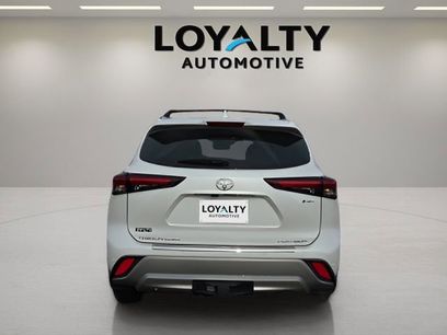 Used 2025 Toyota Highlander Platinum