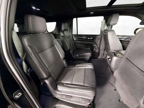 Used 2023 GMC Yukon XL Denali w/ Denali Reserve Package image 32