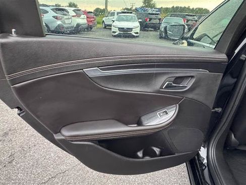 Used 2016 Chevrolet Impala LT w/ Convenience Package FWD image 35
