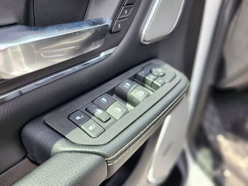 New 2026 RAM 1500 Laramie AWD/4WD image 17