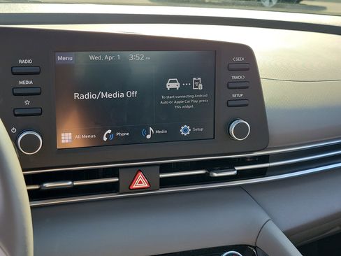 Used 2025 Hyundai Elantra Sport FWD image 30