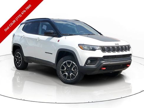 Used 2025 Jeep Compass Trailhawk w/ Trailhawk Convenience Group AWD/4WD image 1