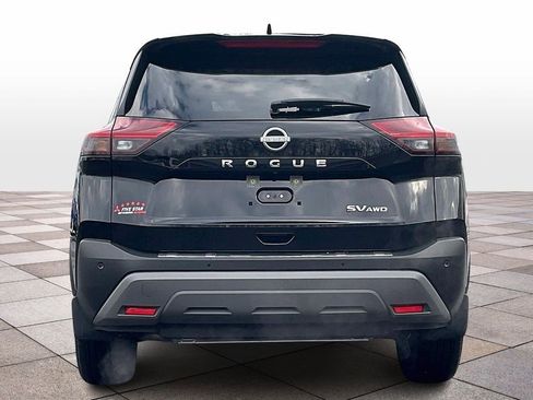 Used 2023 Nissan Rogue SV w/ SV Premium B Package image 4