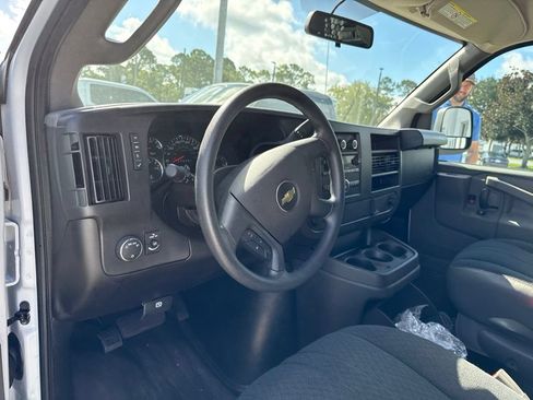 Used 2025 Chevrolet Express 2500 w/ Driver Convenience Package RWD image 9
