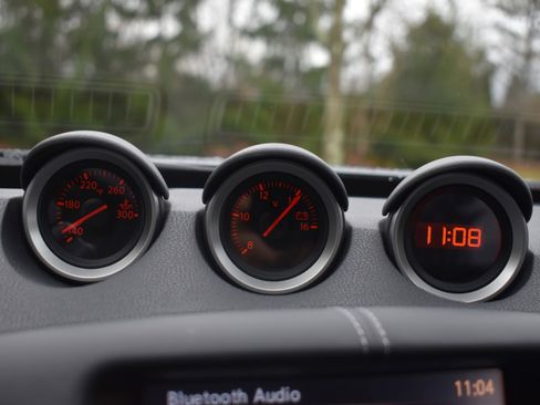 Used 2016 Nissan 370Z Touring image 27