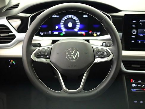 New 2026 Volkswagen Taos SE AWD/4WD image 13