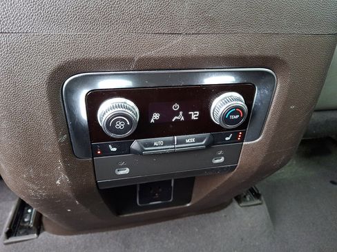 Used 2022 GMC Yukon SLT w/ SLT Premium Package AWD/4WD image 11