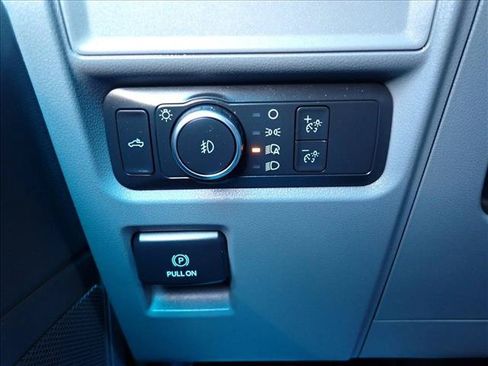 Used 2022 Ford F150 XLT AWD/4WD image 23