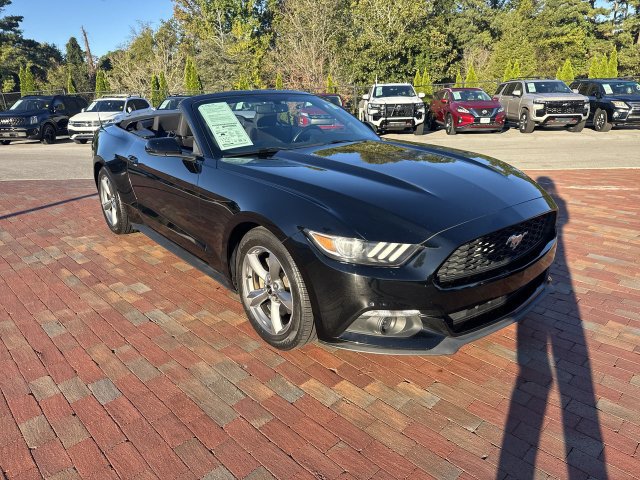 Used 2017 Ford Mustang Convertible w/ Equipment Group 051A RWD image 38
