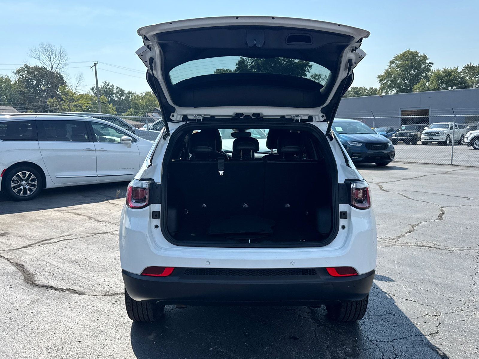 Used 2025 Jeep Compass Limited AWD/4WD image 18