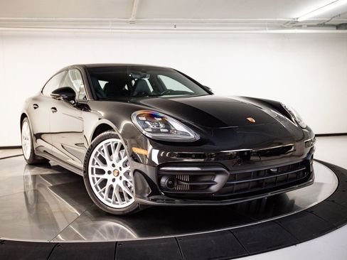 Certified 2023 Porsche Panamera image 9