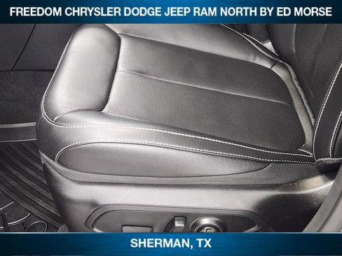 Used 2023 Jeep Grand Cherokee Limited w/ Luxury Tech Group II AWD/4WD image 17