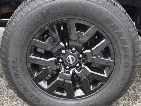 Used 2022 Nissan Frontier SV w/ Technology Package AWD/4WD image 11