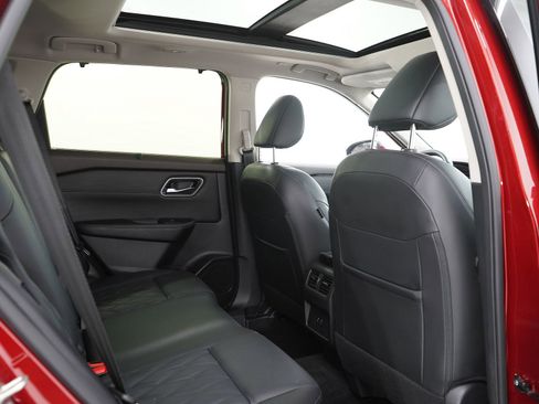 Used 2023 Nissan Rogue Platinum AWD/4WD image 13