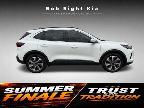 Used 2023 Ford Escape Platinum AWD/4WD image 15