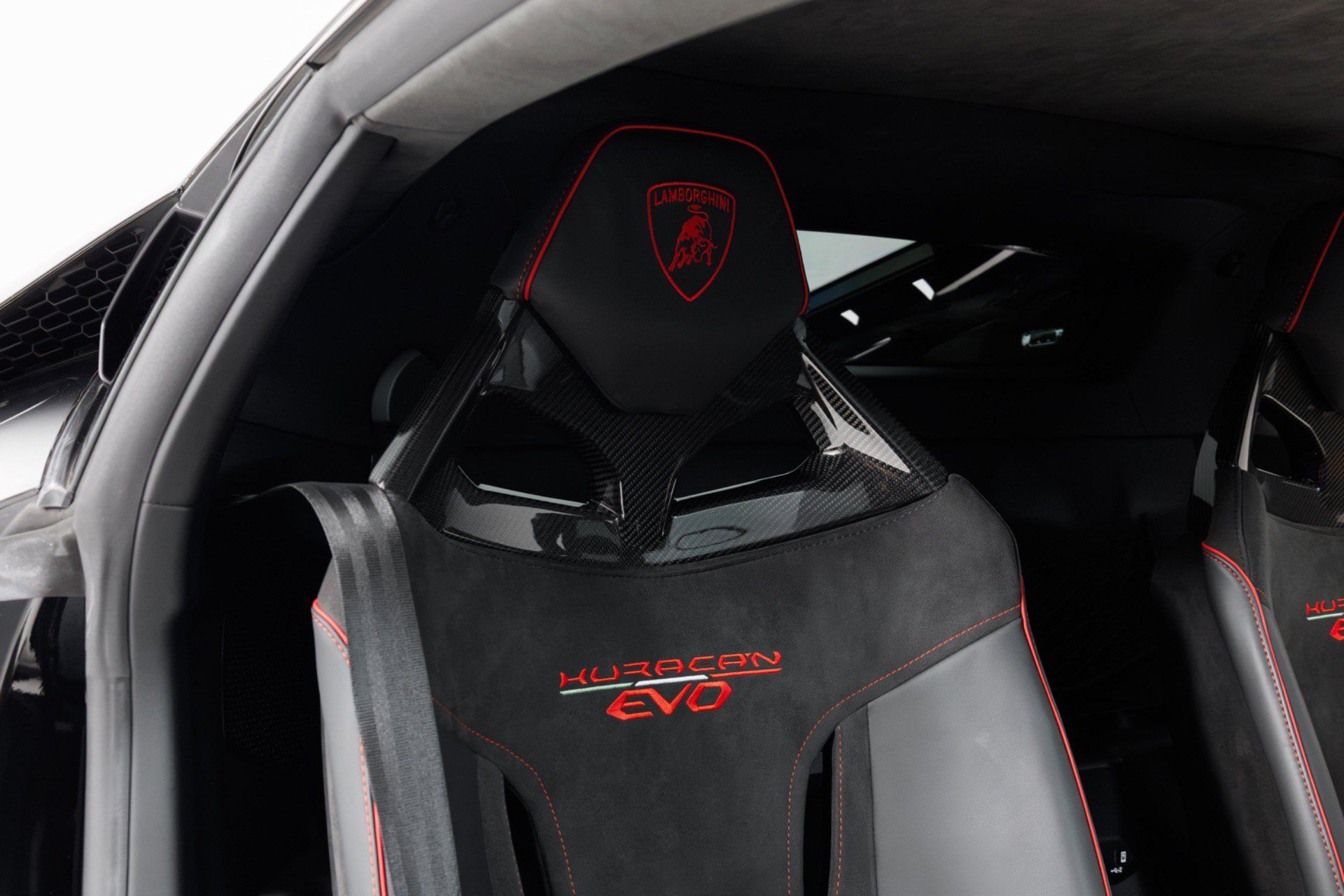 Used 2023 Lamborghini Huracan EVO RWD image 39