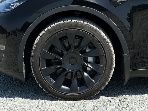 Used 2023 Tesla Model Y Long Range AWD/4WD image 12