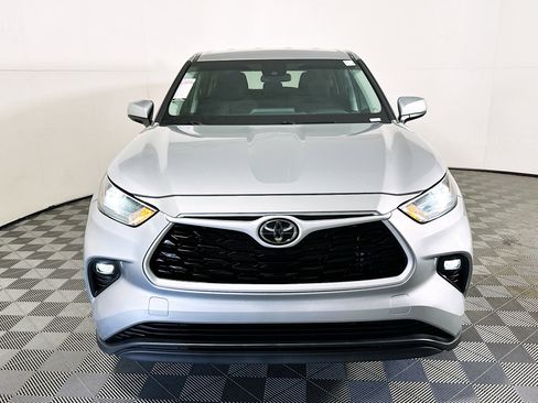 Used 2023 Toyota Highlander LE image 8