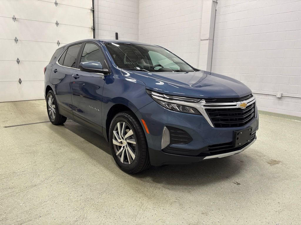 Used 2024 Chevrolet Equinox LT AWD/4WD image 2