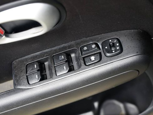 Used 2016 Kia Soul w/ Convenience Package FWD image 39