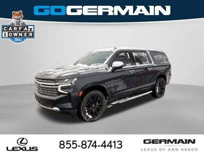 Used 2023 Chevrolet Suburban Premier w/ Premium Package 2