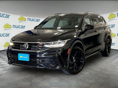 Used 2024 Volkswagen Tiguan SE R-Line AWD/4WD image 3