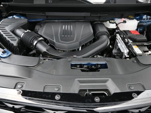 New 2026 Chevrolet Traverse RS w/ LPO, Floor Liner Package FWD image 19