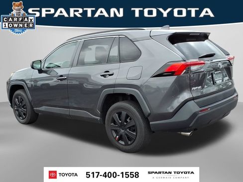 Used 2020 Toyota RAV4 LE FWD image 9