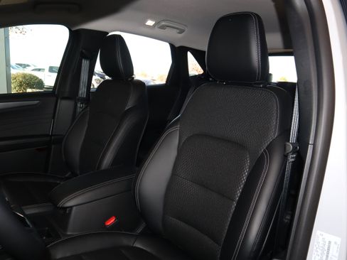 New 2026 Ford Escape SE image 32