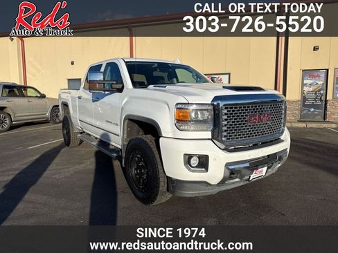 Used 2017 GMC Sierra 3500 Denali image 2