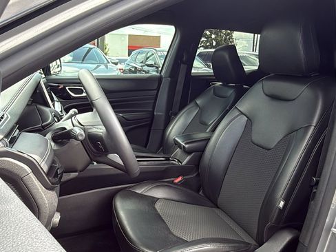 Used 2022 Jeep Compass Latitude FWD image 14