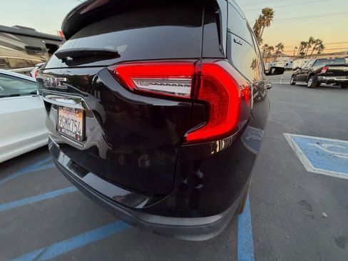 Used 2023 GMC Terrain SLE image 9