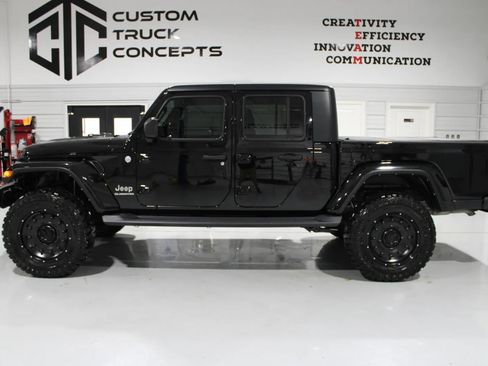 Used 2022 Jeep Gladiator Overland image 4