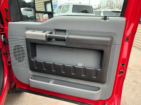 Used 2015 Ford F250 XLT w/ XLT Interior Package image 16