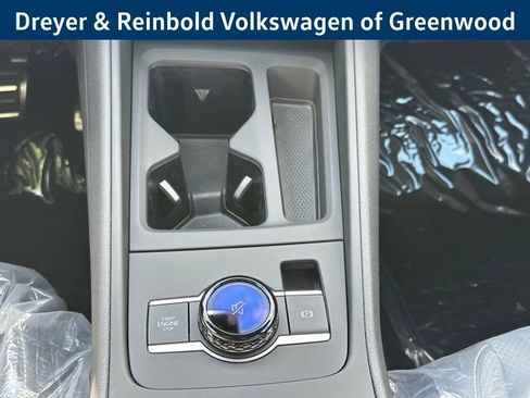 New 2026 Volkswagen Tiguan SE R-Line AWD/4WD image 18