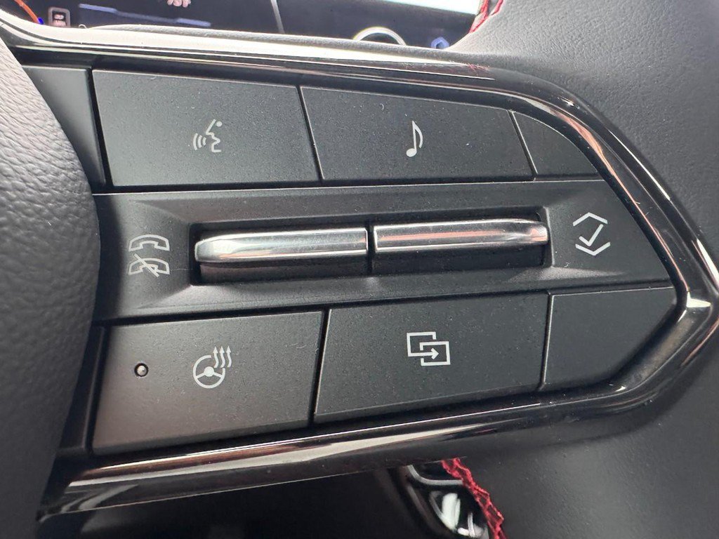 Used 2026 Chevrolet Traverse RS w/ LPO, Floor Liner Package AWD/4WD image 18