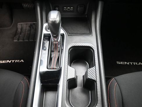 Used 2025 Nissan Sentra SR image 9