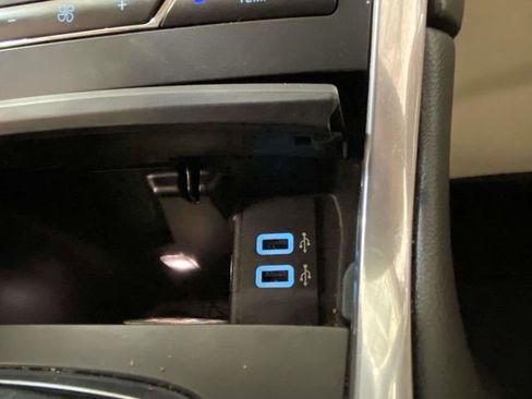 Used 2017 Ford Edge Titanium w/ Technology Package image 18