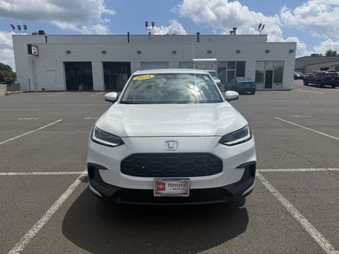 Used 2024 Honda HR-V LX image 2