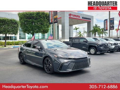 Used 2025 Toyota Camry XSE FWD image 1