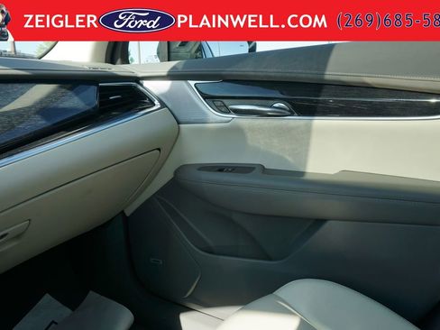 Used 2023 Cadillac XT6 Premium Luxury w/ Technology Package AWD/4WD image 34