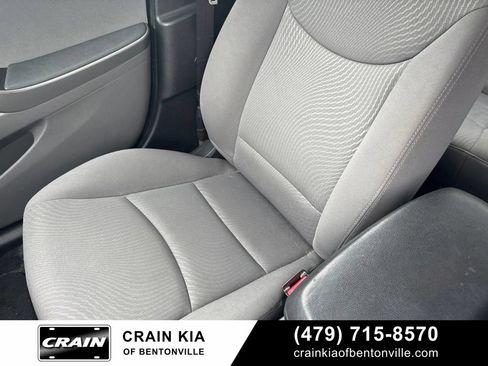 Used 2015 Hyundai Elantra SE FWD image 14