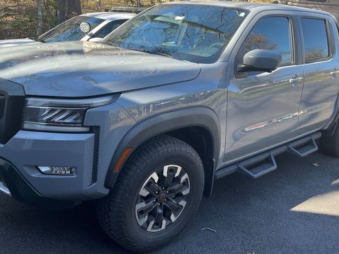 Used 2022 Nissan Frontier PRO-4X image 2