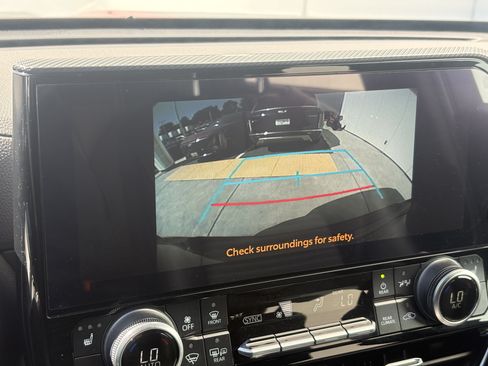 Used 2023 Toyota Highlander XSE FWD image 24